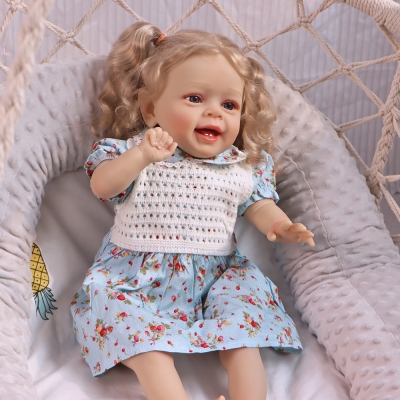 Фото: Мягконабивная кукла Реборн девочка Эмилия, 45 см-5 Мягконабивная кукла Реборн девочка Эмилия, 45 см-5