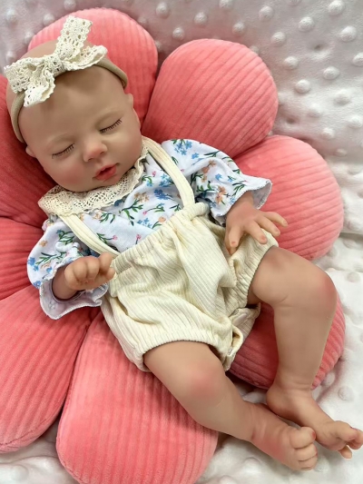 Фото: Силиконовая кукла Реборн девочка Снежана, 33 см-1 Силиконовая кукла Реборн девочка Снежана, 33 см-1