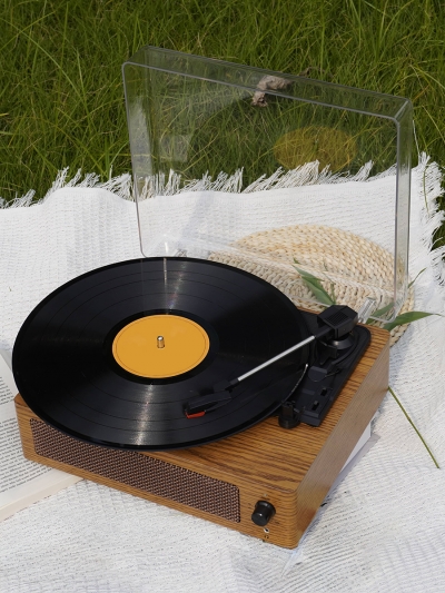 Фото: Виниловый проигрыватель, RetroTune Classic-6 Виниловый проигрыватель, RetroTune Classic-6